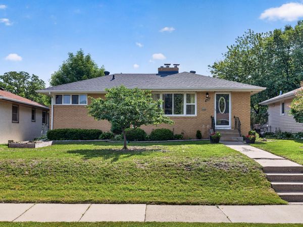 4324 Queen Avenue N, Minneapolis, MN 55412