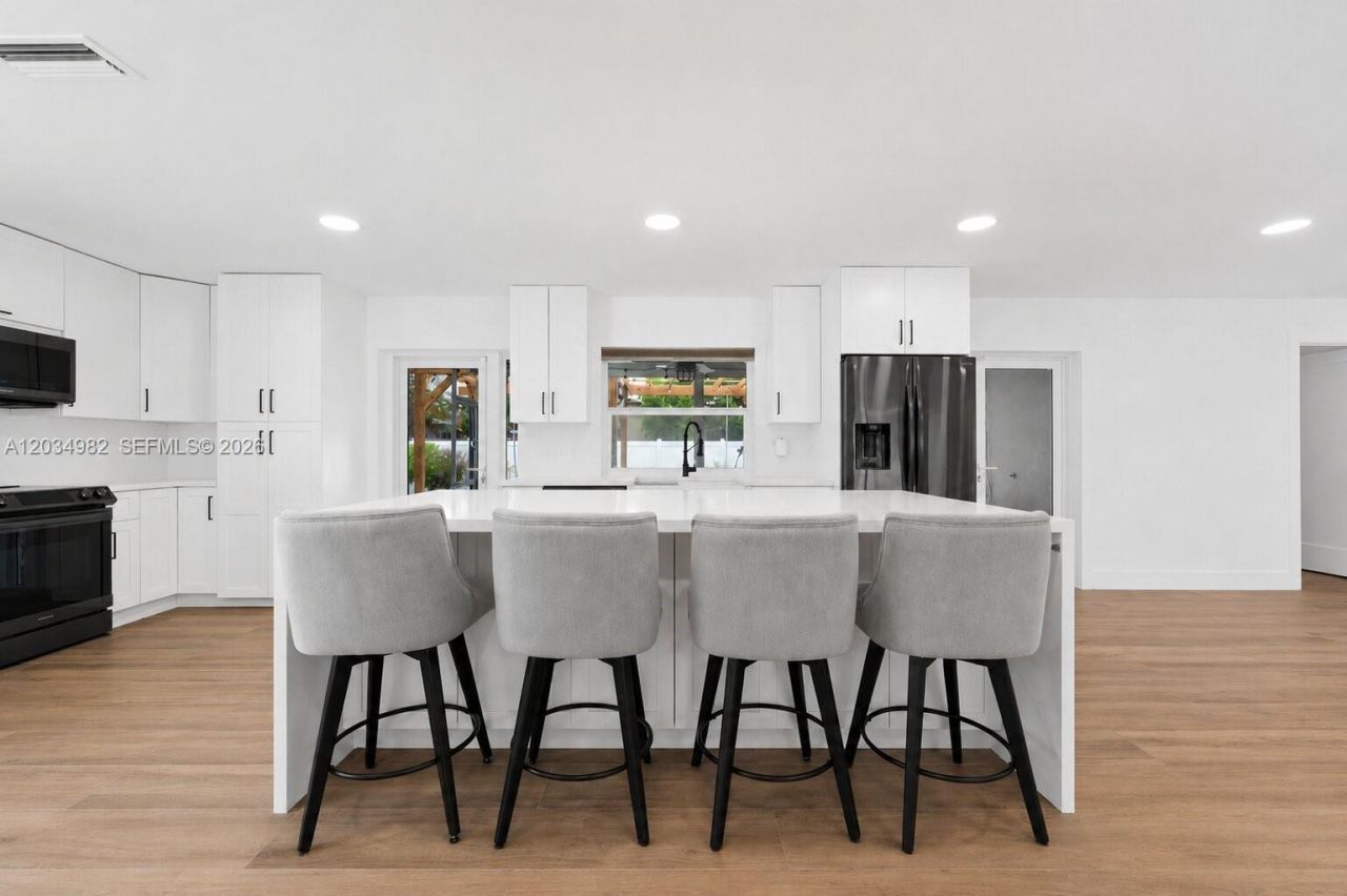 8951 NW 21st St , Pembroke Pines, FL 33024 Photo
