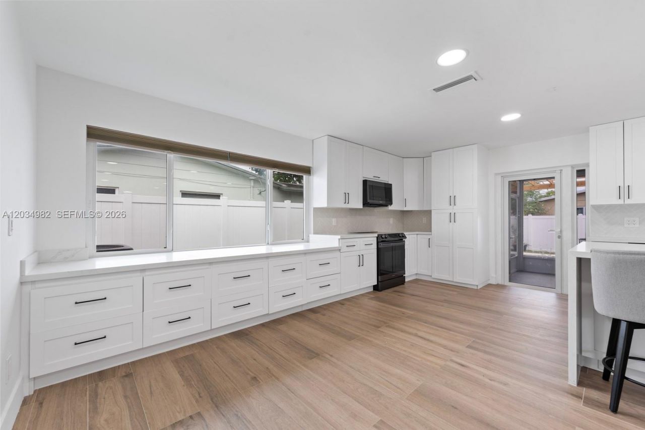 8951 NW 21st St , Pembroke Pines, FL 33024 Photo