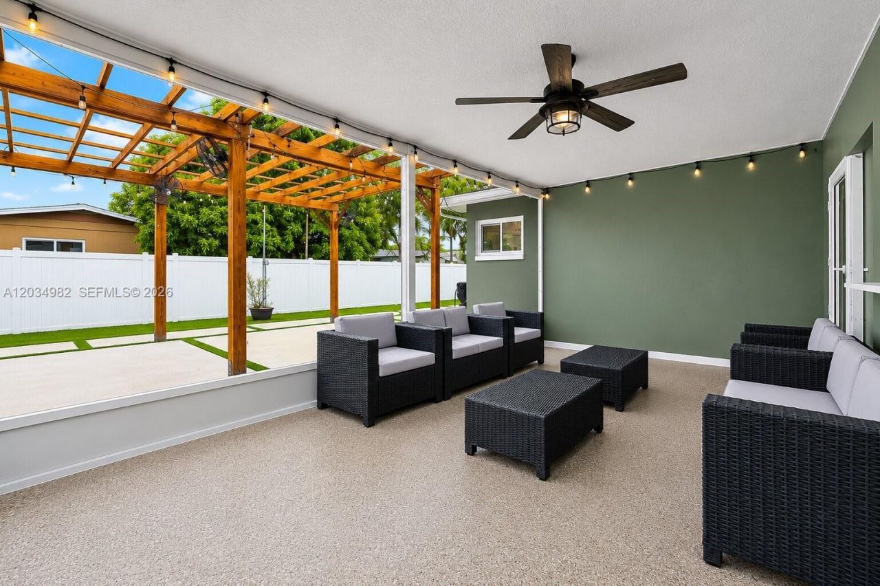 8951 NW 21st St , Pembroke Pines, FL 33024 Photo