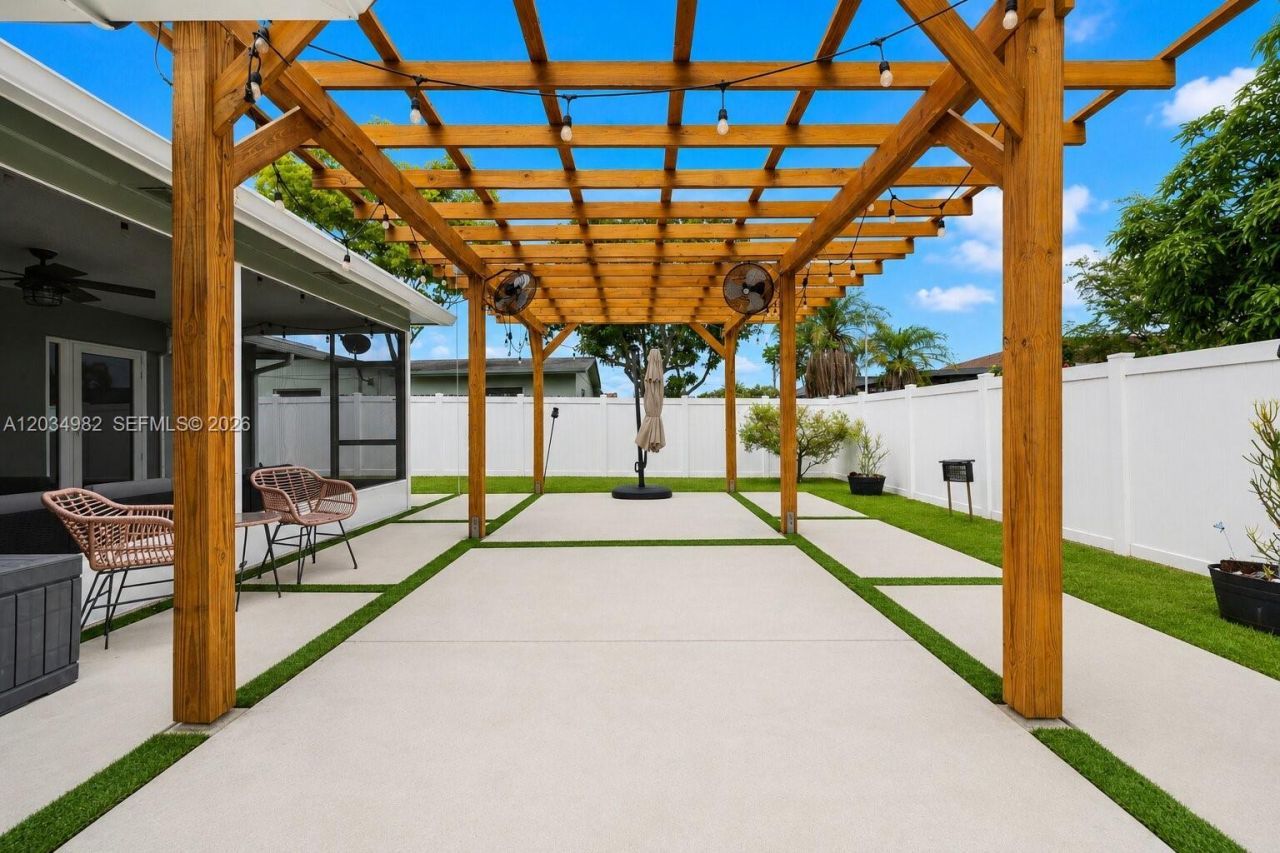8951 NW 21st St , Pembroke Pines, FL 33024 Photo