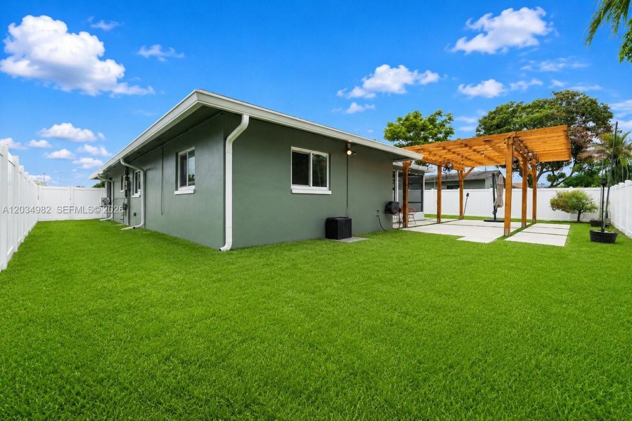 8951 NW 21st St , Pembroke Pines, FL 33024 Photo