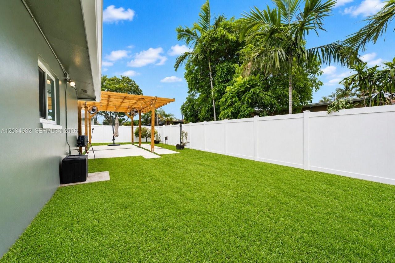 8951 NW 21st St , Pembroke Pines, FL 33024 Photo