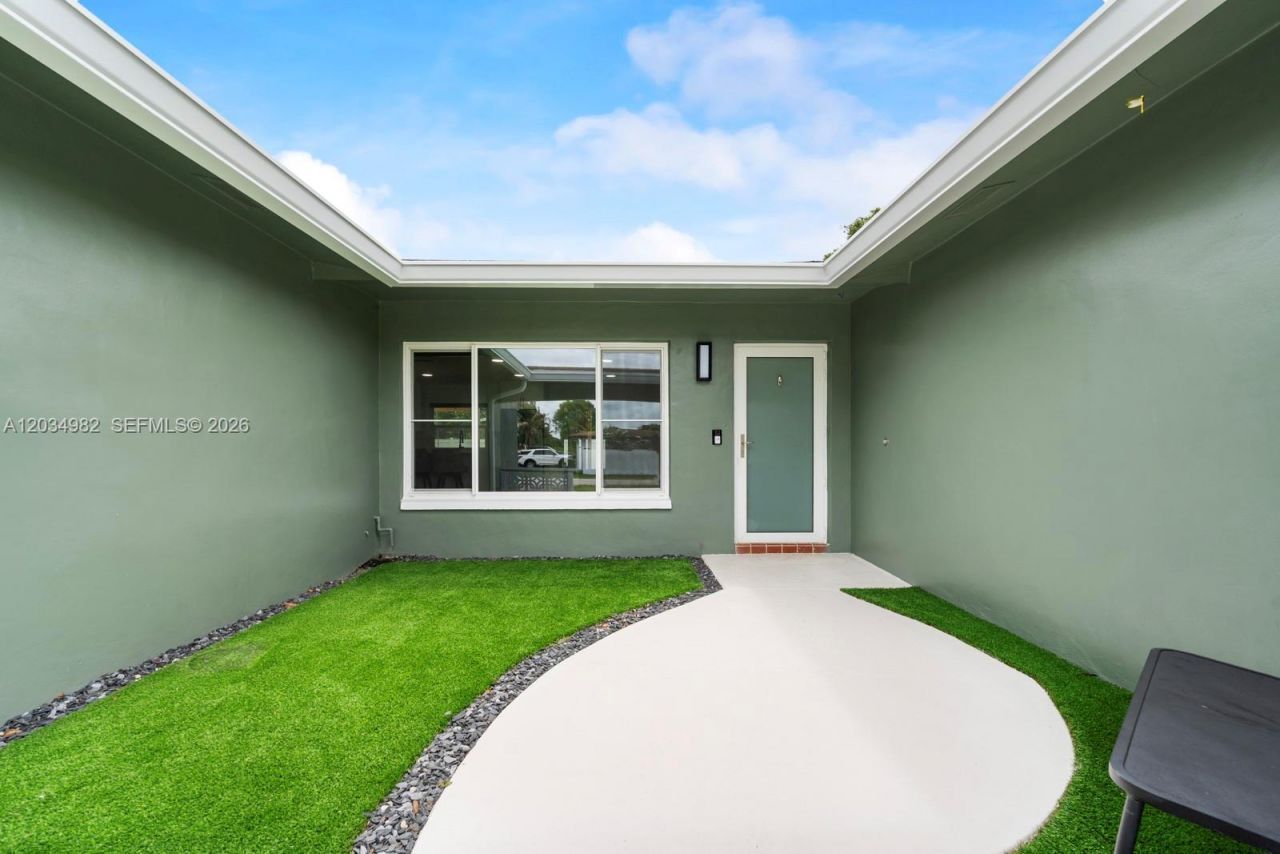 8951 NW 21st St , Pembroke Pines, FL 33024 Photo