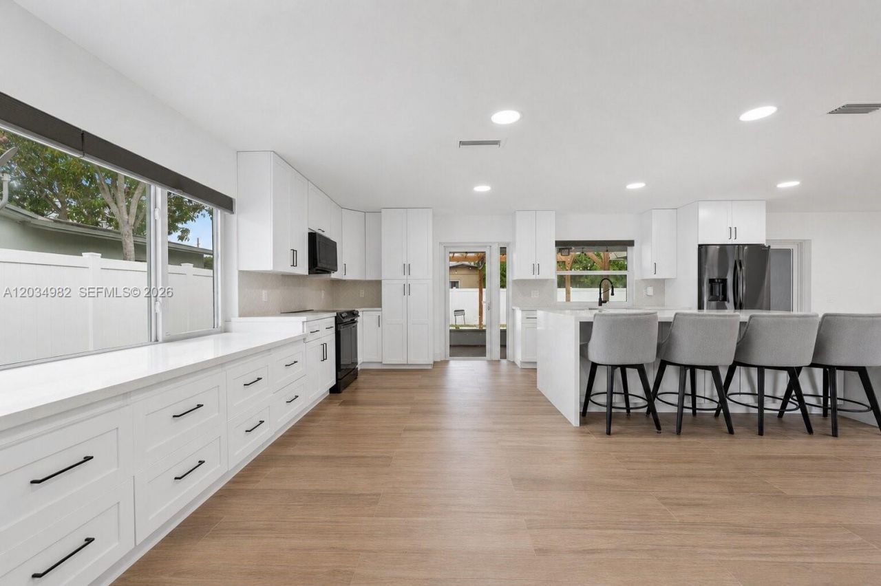 8951 NW 21st St , Pembroke Pines, FL 33024 Photo