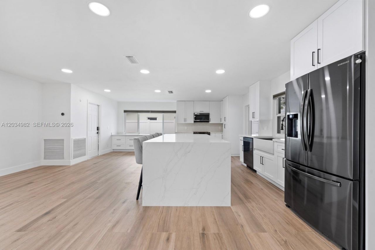 8951 NW 21st St , Pembroke Pines, FL 33024 Photo