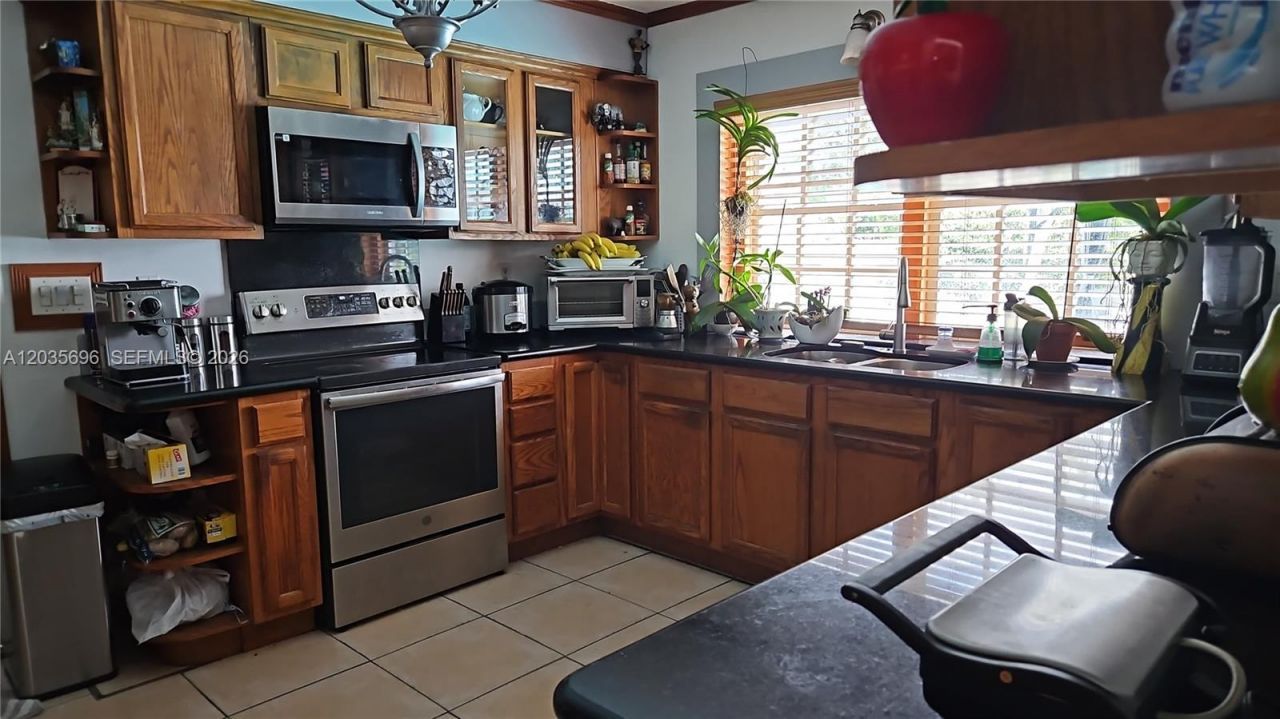 6895 Tamiami Canal Rd , Miami, FL 33126 Photo