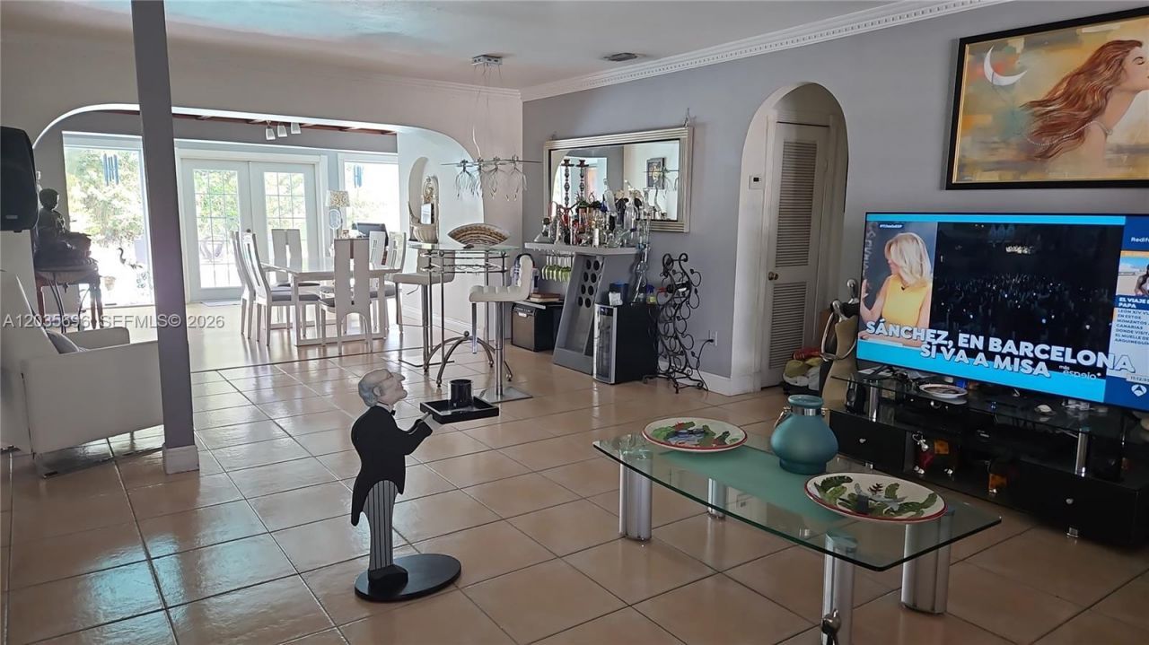 6895 Tamiami Canal Rd , Miami, FL 33126 Photo