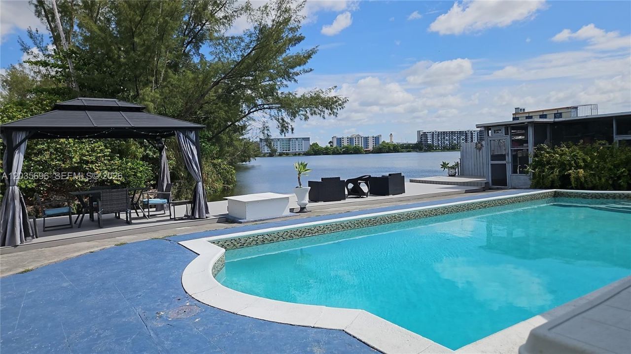 6895 Tamiami Canal Rd , Miami, FL 33126 Photo