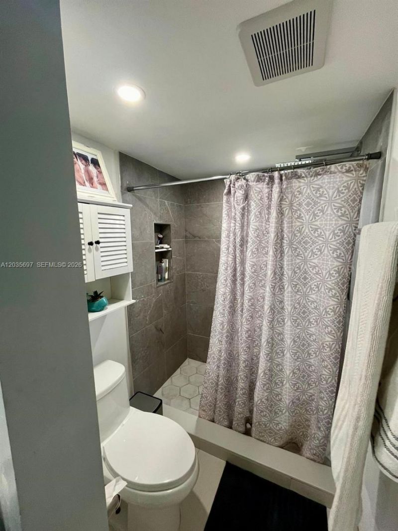 3450 Blue Lake Dr , Unit 107, Pompano Beach, FL 33064 Photo