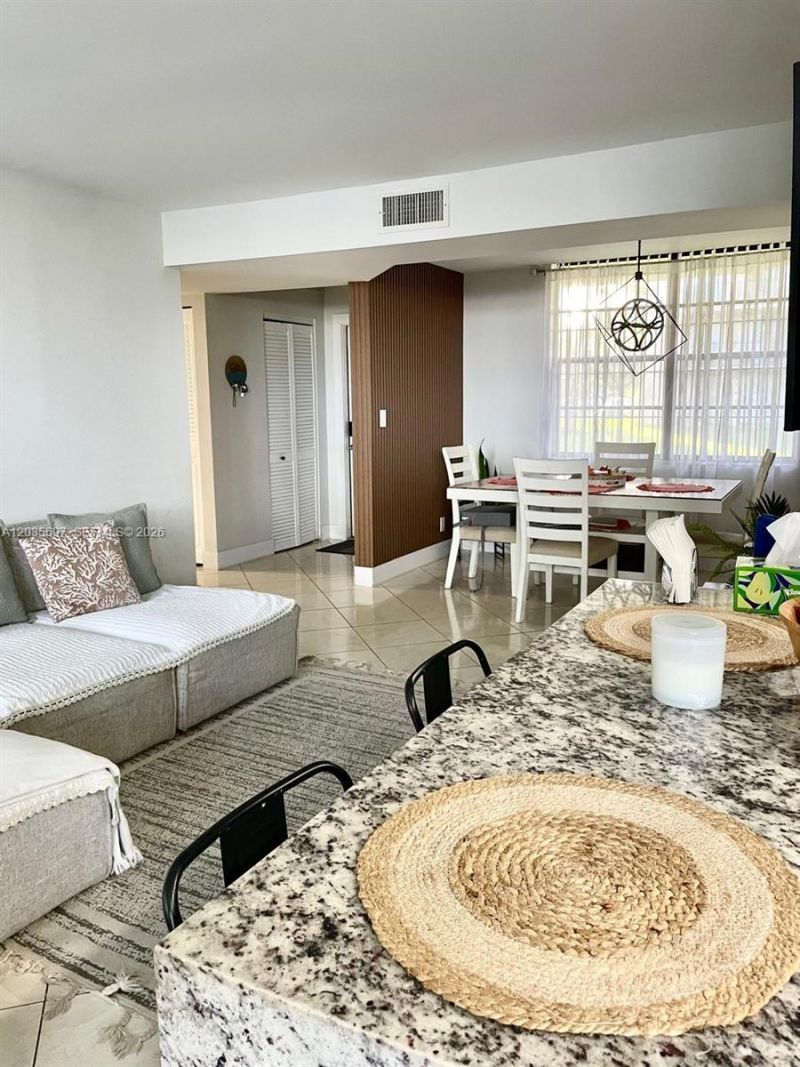 3450 Blue Lake Dr , Unit 107, Pompano Beach, FL 33064 Photo