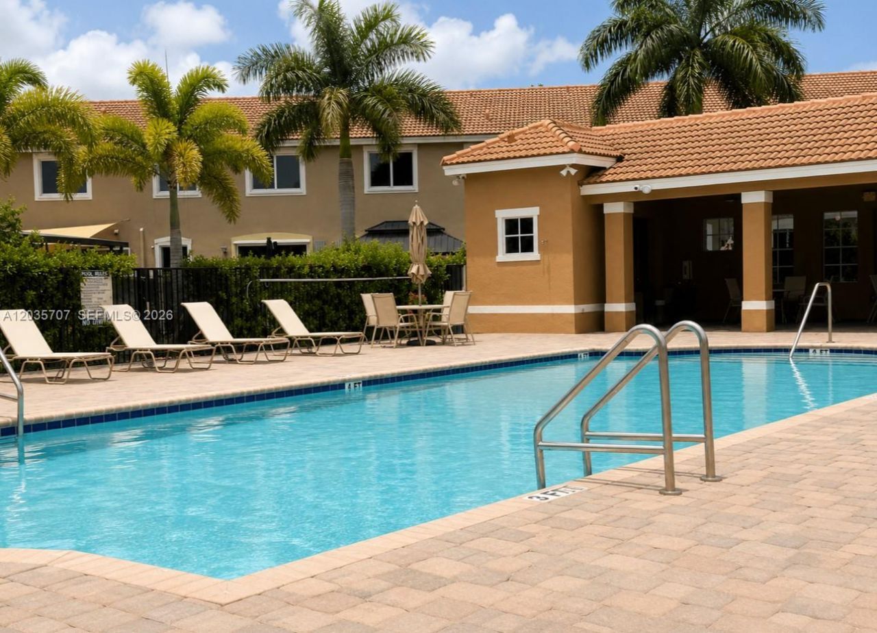 2459 SE 10th St, Unit 2459, Homestead, FL 33035 Photo