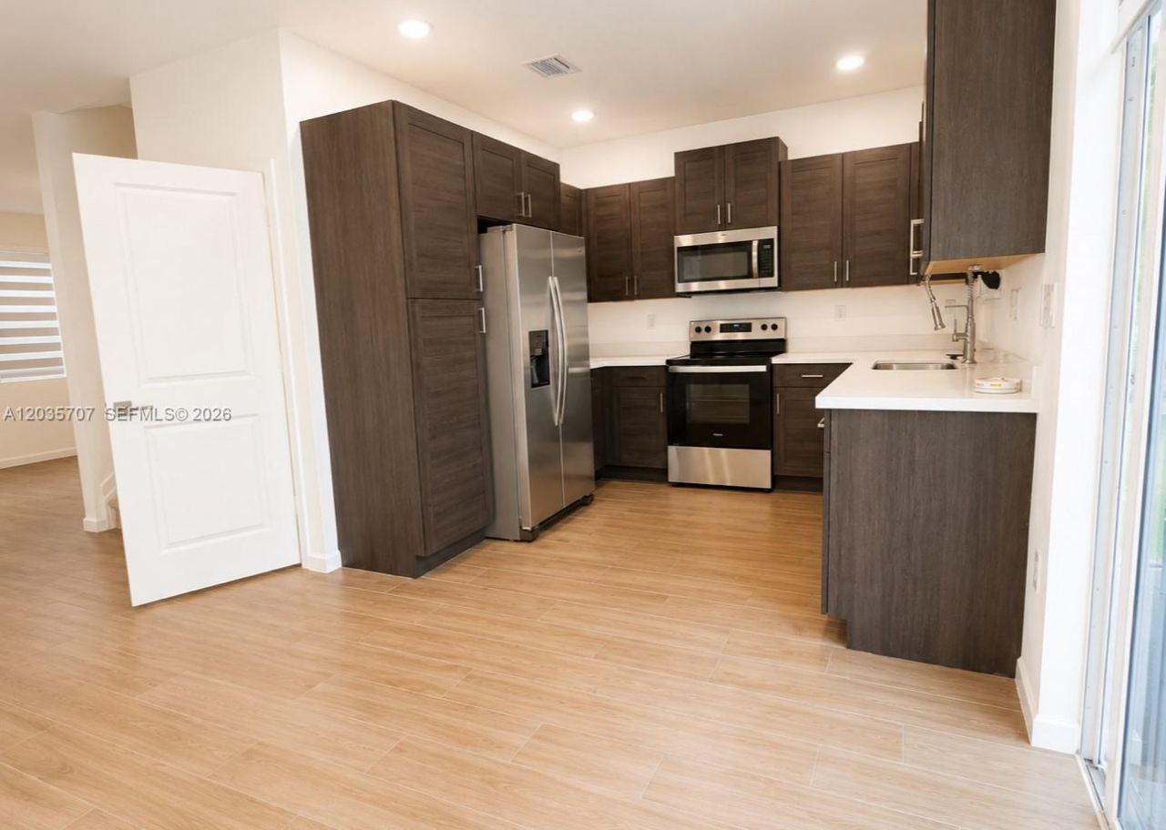 2459 SE 10th St, Unit 2459, Homestead, FL 33035 Photo
