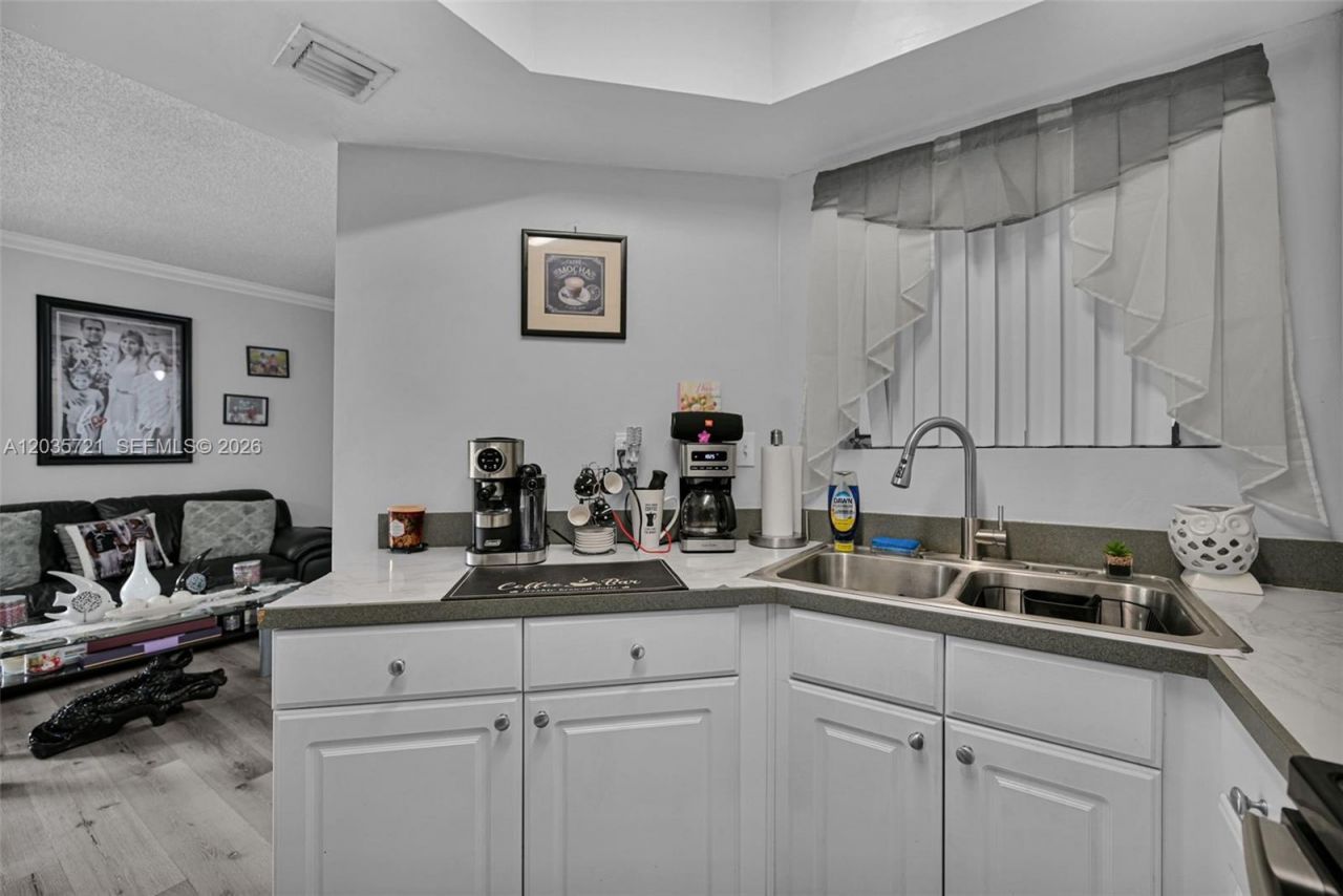 8255 SW 152nd Ave , Unit E-312, Miami, FL 33193 Photo