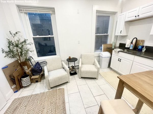 206 Hanover St, Unit 2, Boston, MA 02113