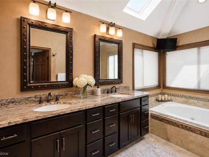 5743 Williamsburg Drive, Highland Heights, OH 44143 Photo 22