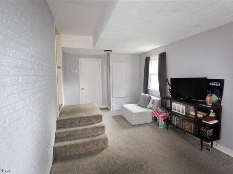 720 Emerson Avenue NW, North Canton, OH 44720 Photo 5