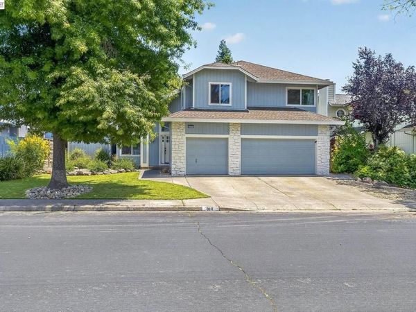 9111 Piccadilly Circle, Windsor, CA 95492