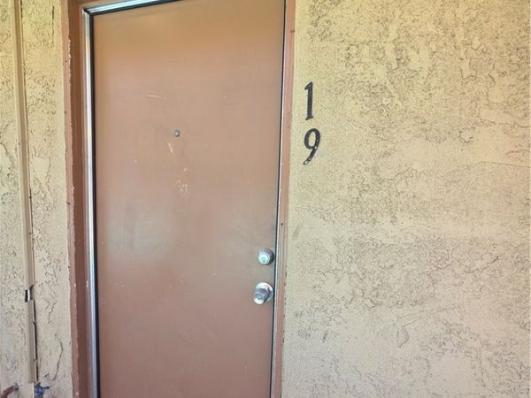 5180 Tyler, Unit 19, Riverside, CA 92503