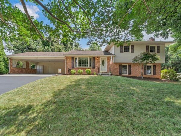 3175 Galloway DR , Roanoke, VA 24018