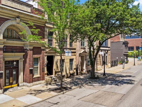 22 W 9th Street, Cincinnati, OH 45202