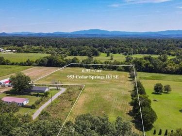 953 Cedar Springs Road SE, Cleveland, TN 37323