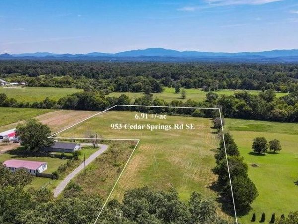 953 Cedar Springs Road SE, Cleveland, TN 37323