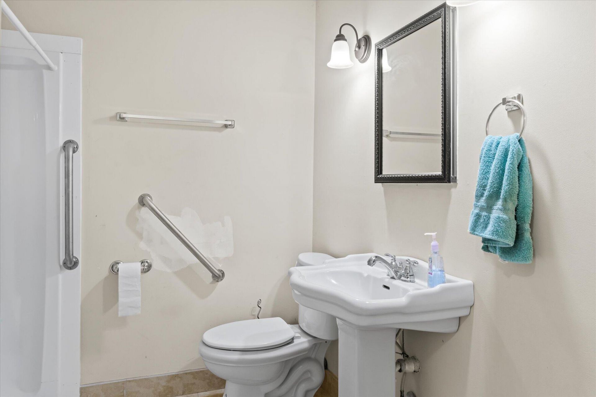 2495 Greenridge Road Photo 11
