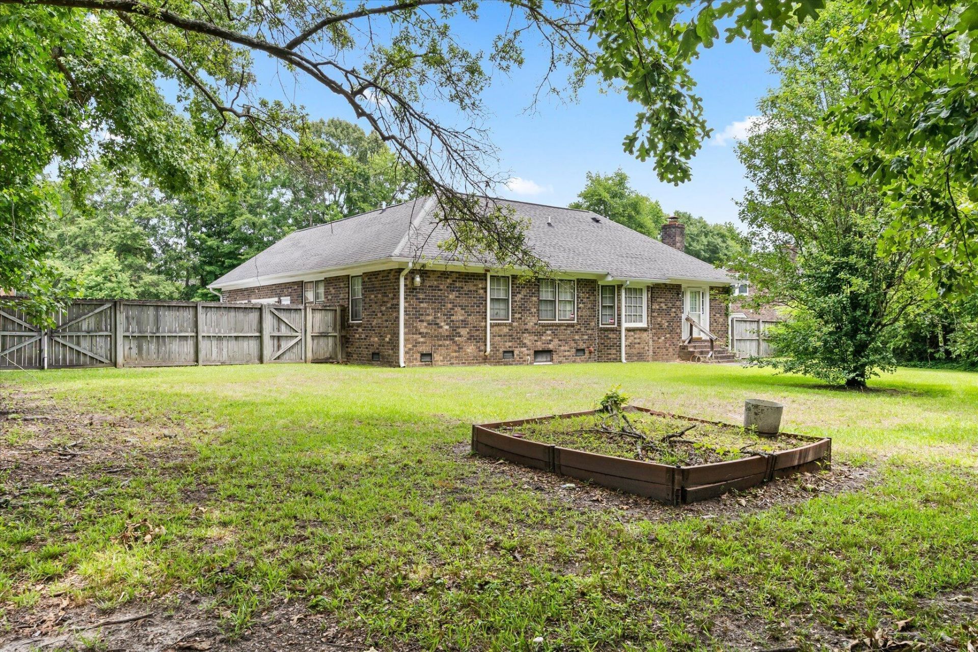 2495 Greenridge Road Photo 21