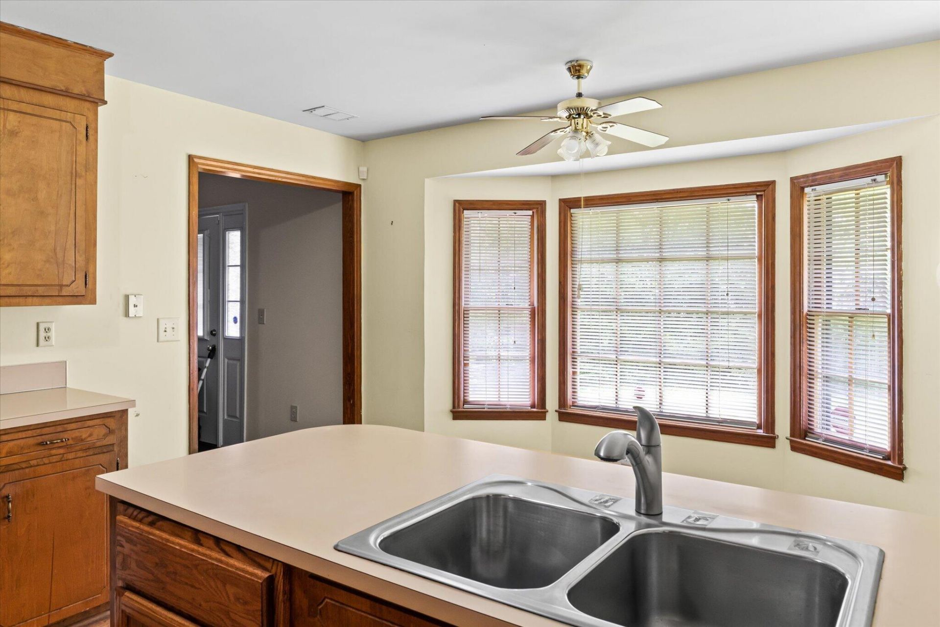 2495 Greenridge Road Photo 4