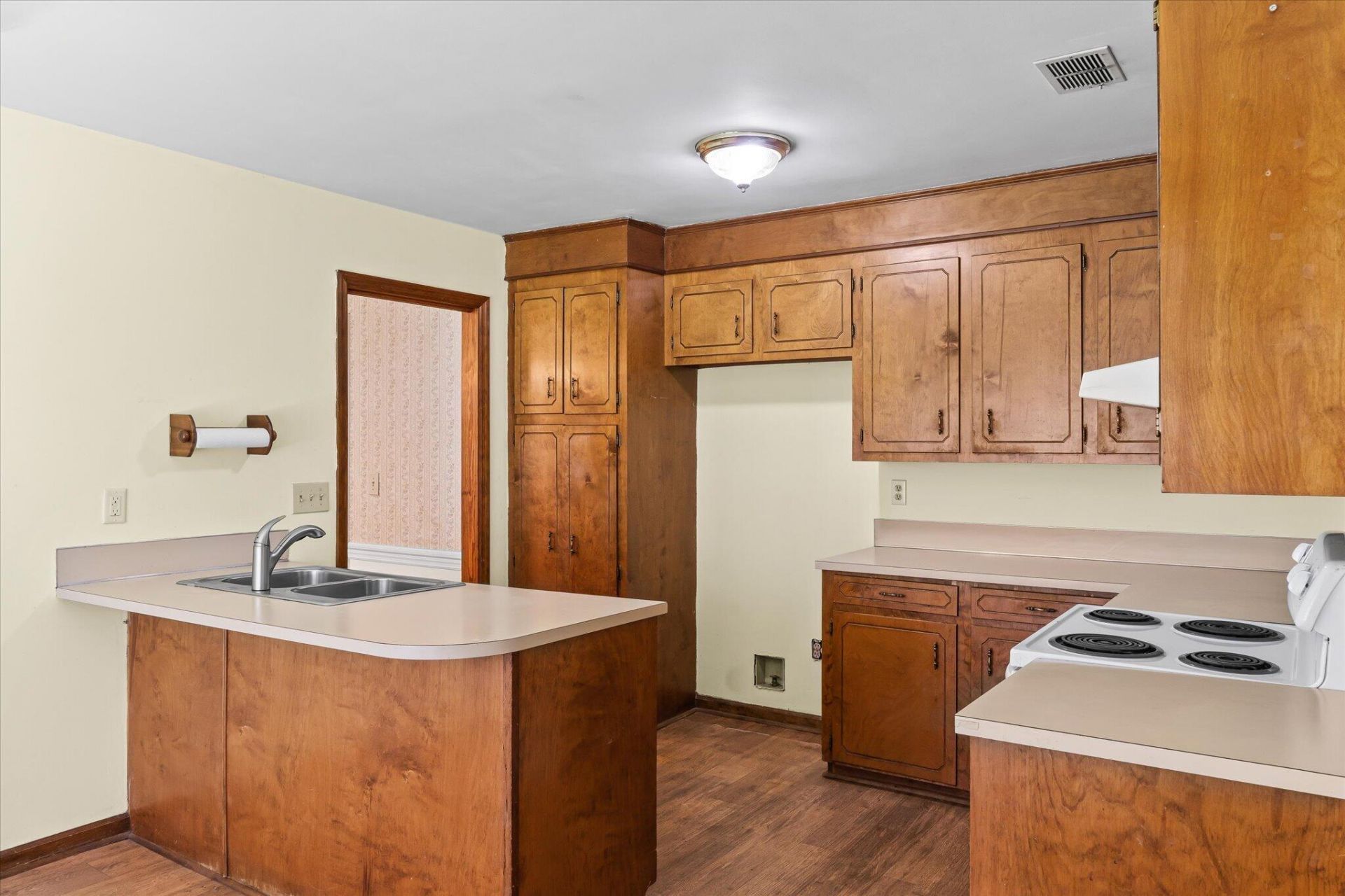 2495 Greenridge Road Photo 6
