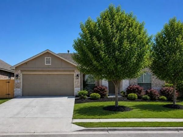 309 Loch Lomond, Hutto, TX 78634