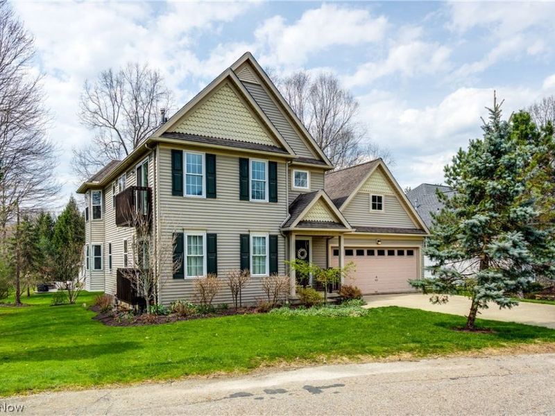 7156 Holzhauer Road, Sagamore Hills, OH 44067 Photo 2