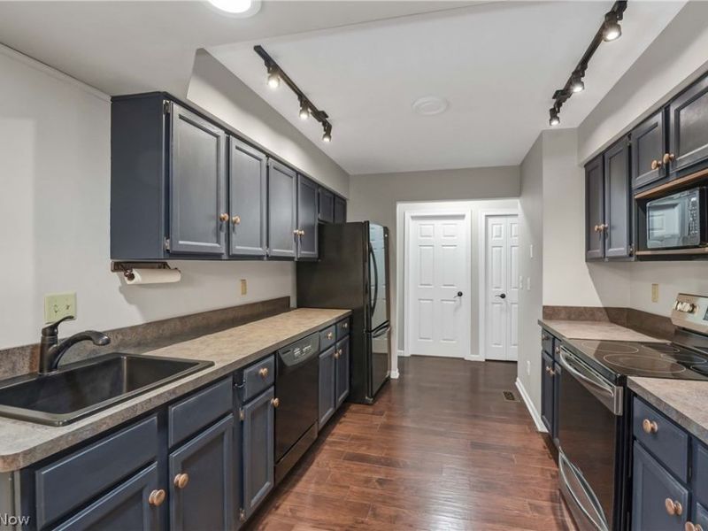 1335 Old Mill Path , Unit 6-7, Broadview Heights, OH 44147 Photo 4
