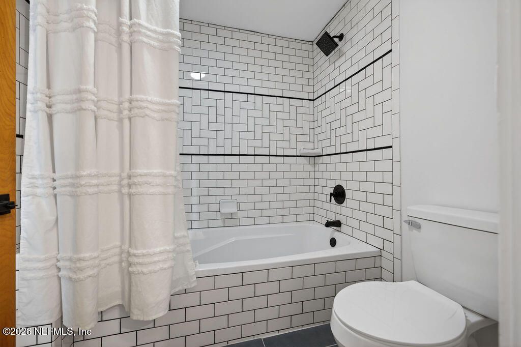 6861 Tamra Lane, Jacksonville, FL 32216 Photo