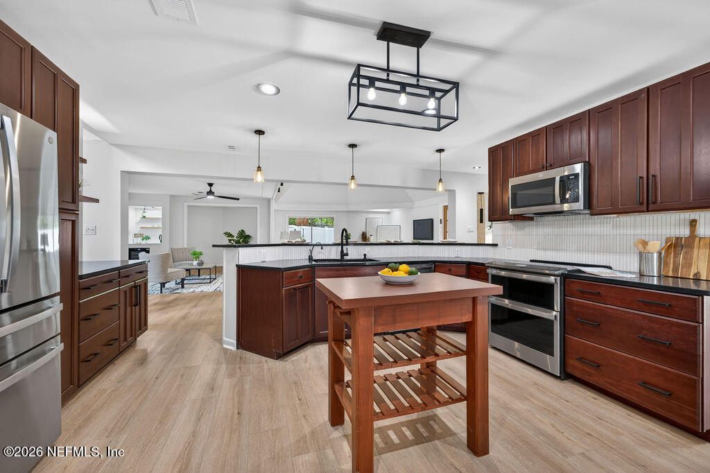 6861 Tamra Lane, Jacksonville, FL 32216 Photo