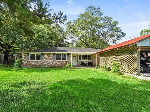 215 E PECAN Street , Ponchatoula, LA 70454