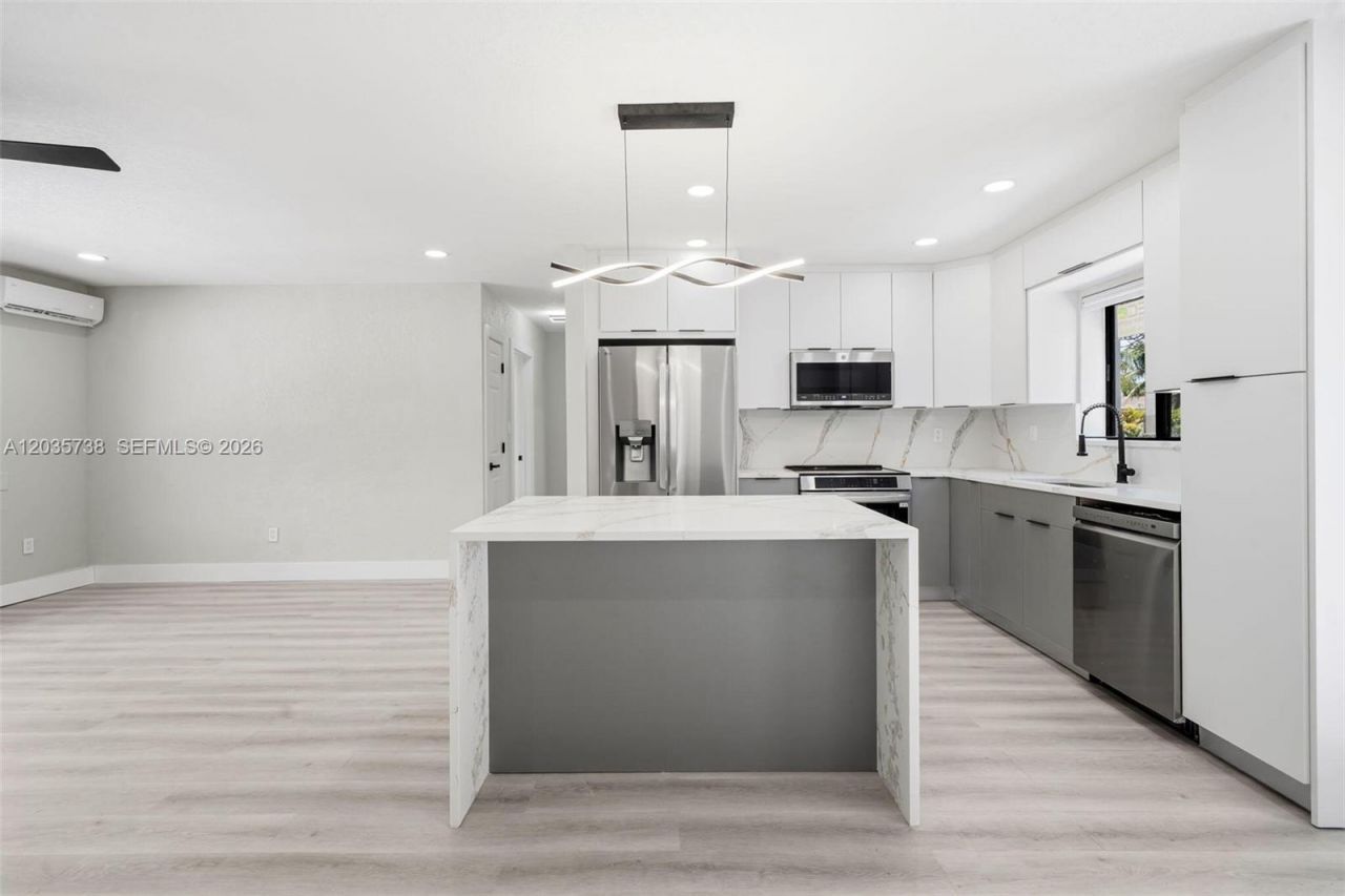 1944 NE 2nd Ave , Pompano Beach, FL 33060 Photo