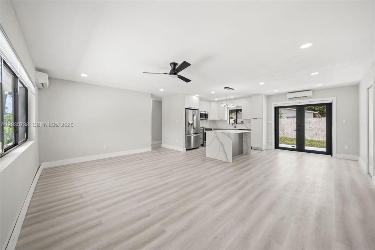 1944 NE 2nd Ave , Pompano Beach, FL 33060 Photo