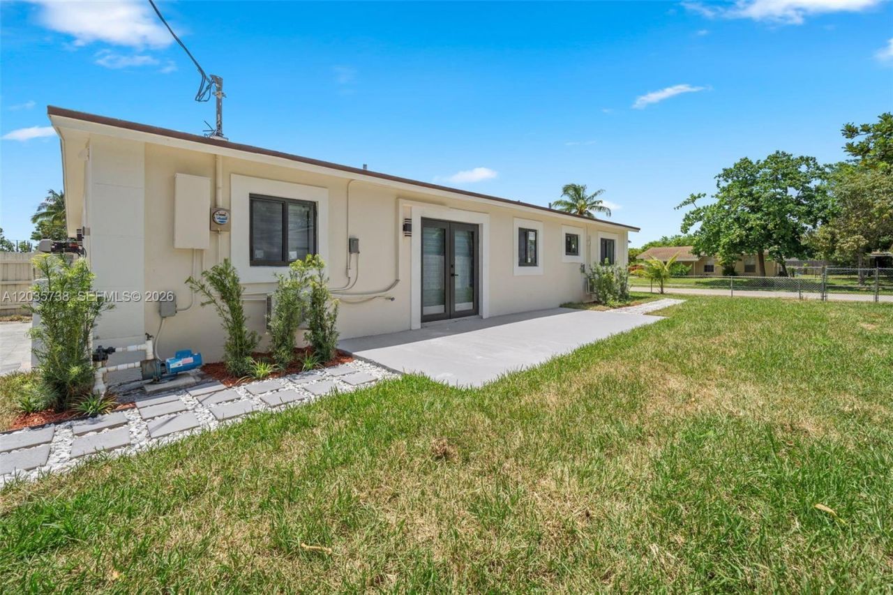 1944 NE 2nd Ave , Pompano Beach, FL 33060 Photo