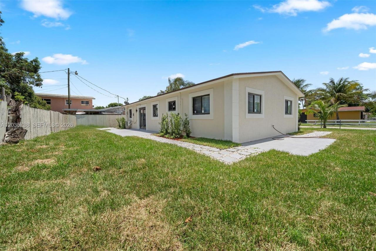 1944 NE 2nd Ave , Pompano Beach, FL 33060 Photo