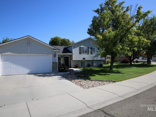 2450 W Santa Clara Dr, Meridian, ID 83642