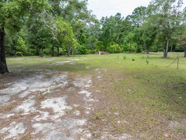 559 NE Pentas Street , Madison, FL 32340