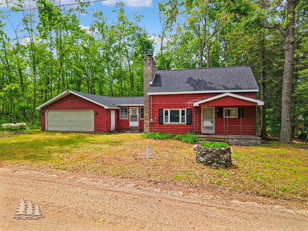 6916 Candy Lane, Johannesburg, MI 49751