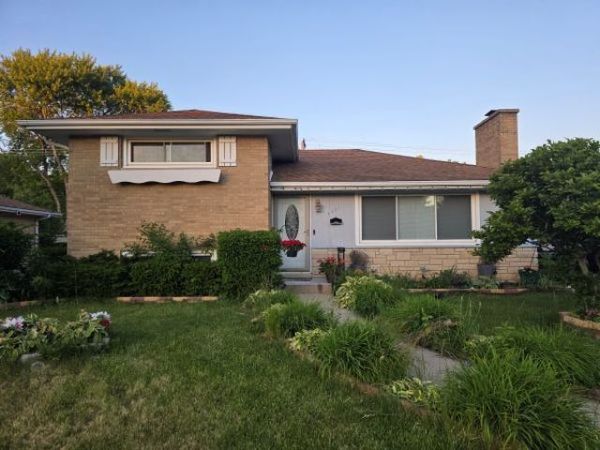 2321 Walnut Street , Waukegan, IL 60087