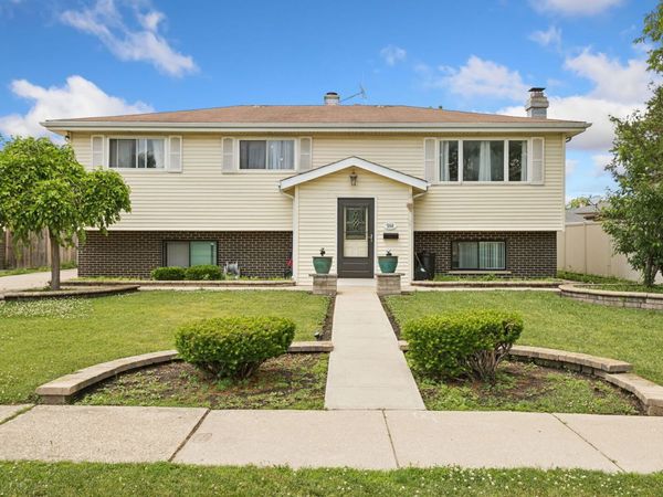 356 W Park Avenue , Addison, IL 60101