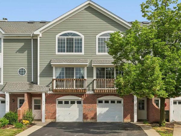 856 W Saint Johns Place, Palatine, IL 60067