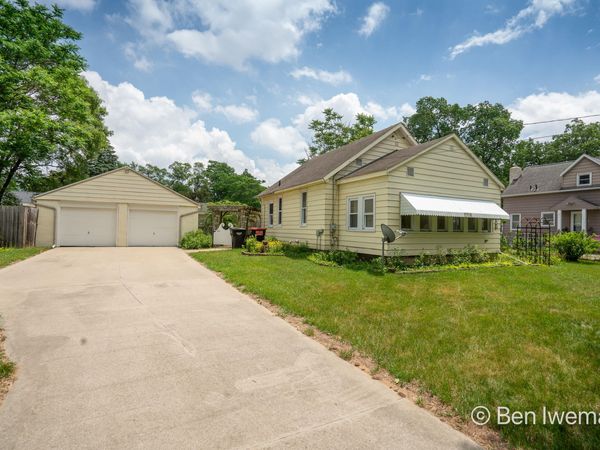 3710 Oriole Avenue SW, Wyoming, MI 49509