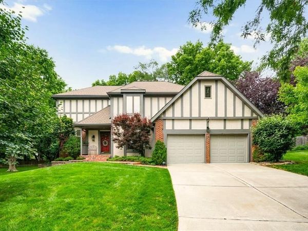 7616 Slater Street, Overland Park, KS 66204