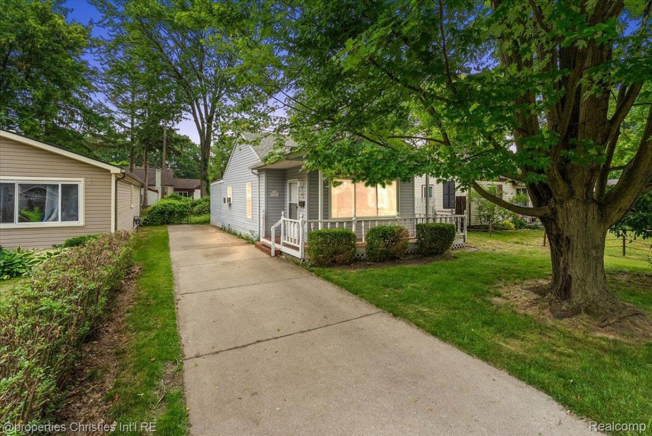 27428 Townley Street, Madison Heights, Mi 48071 Main Photo